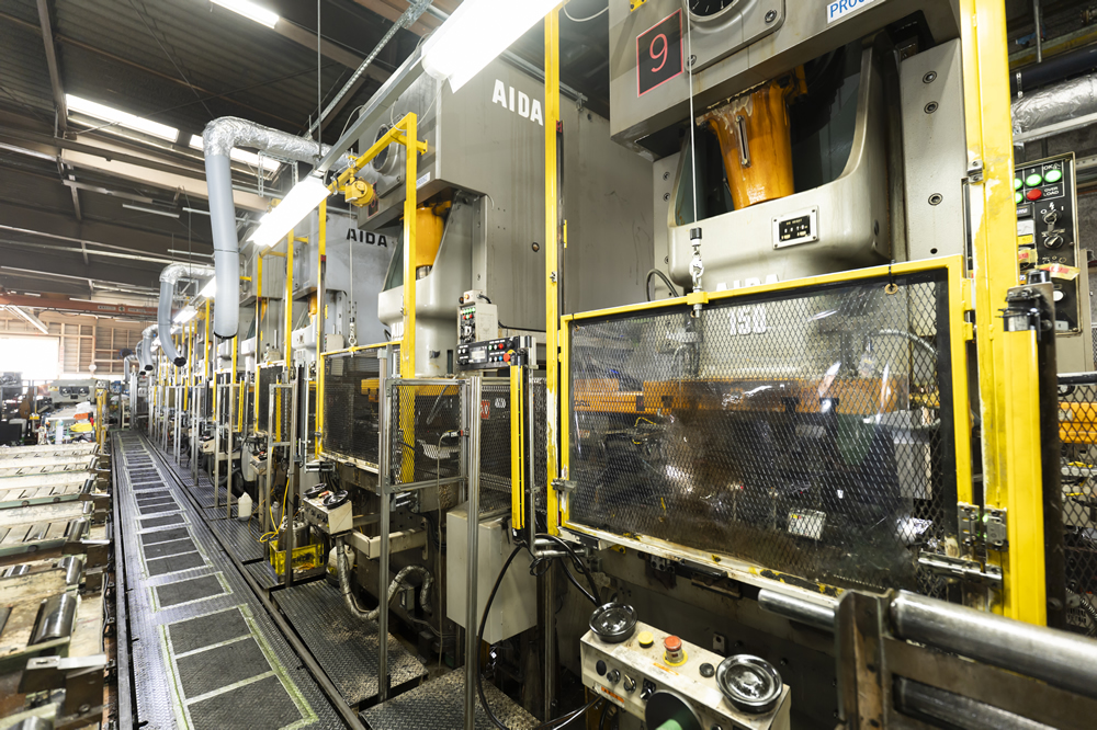 R4ライン:150t~200t(計10台)ロボットライン